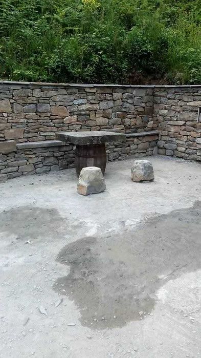 Каменни зидарии и басейни