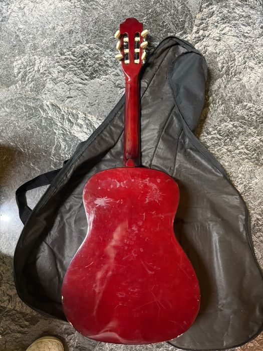 3 modele chitari vintage cu huse!Stare bună!!