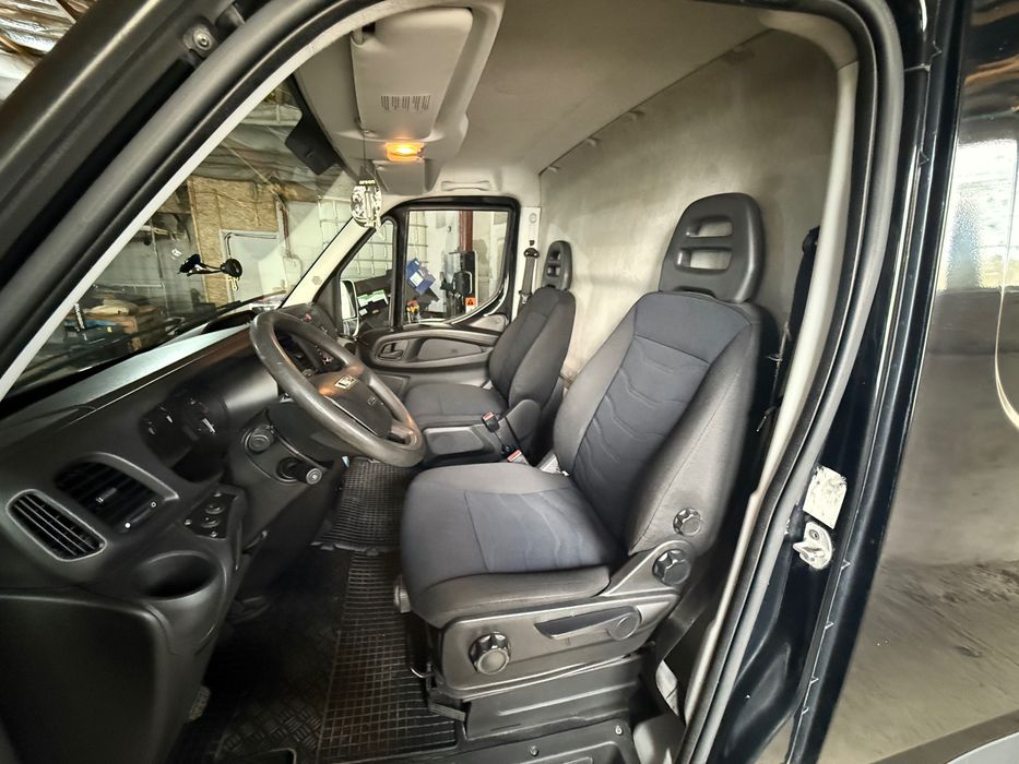 Autoutilitară Iveco Daily 35s16 (Microbuz/Dubă)
