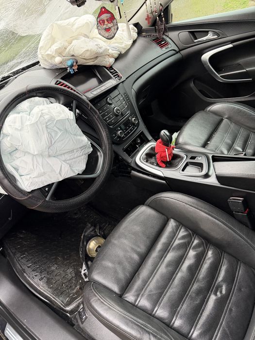 Dezmembrez opel insignia 2013