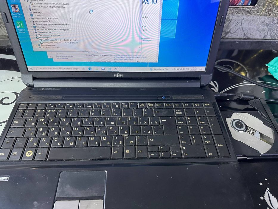 Продам ноутбук рабочий