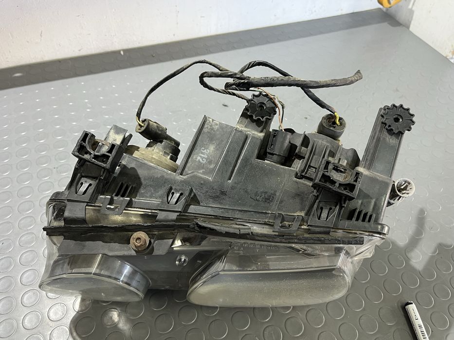 Ляв фар за BMW E46 Compact