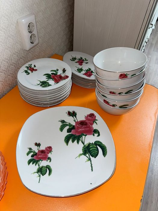 Фарфоровый сервиз