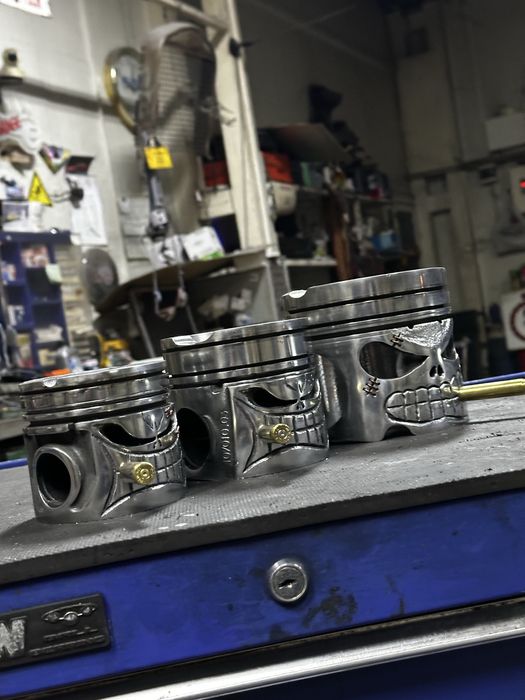 Ръчноизработени пепелници от автомобилни/тирови  бутала