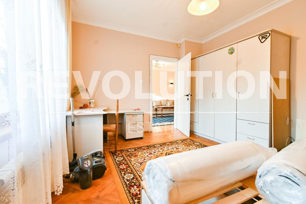 Дава се под наем Тристаен апартамент в София, Лозенец - 120 кв.м за 900 € - Снимка #11