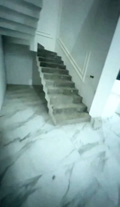 Uchaska xovli sotiladi Nazarbekda 2 sotix 6 xonali 80 % bitkan uy