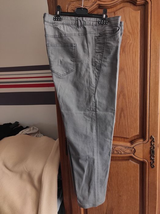 Pantalon blugi, diferite marimi, diferite modele