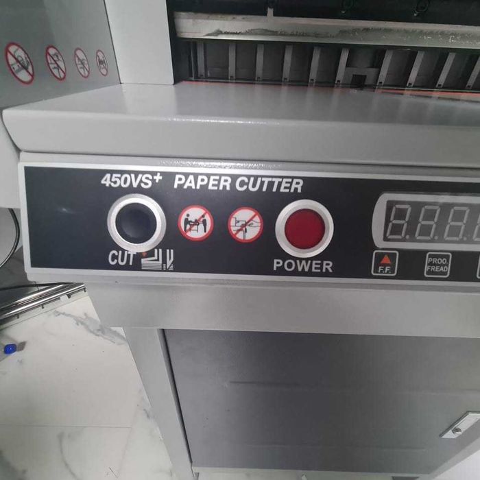 GHILOTINA hartie UNITEC 450VS+ cu comanda numrică