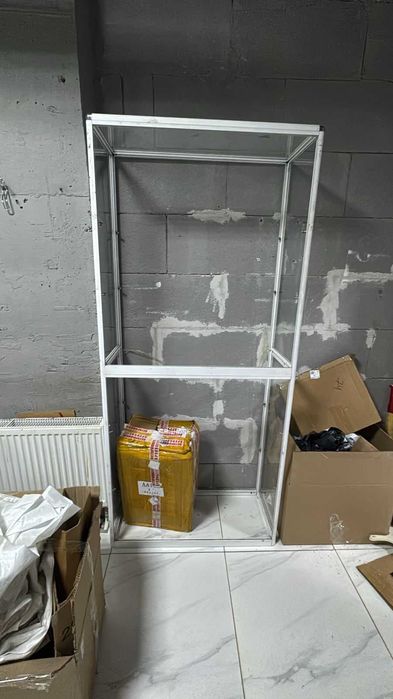 Витрина стеклянная