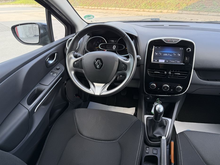 Renault Clio 4 Night&Day Line , fabr.2015 , 1.5 dci , 218.000 km , Led , Istoric Km + Carte Service !!