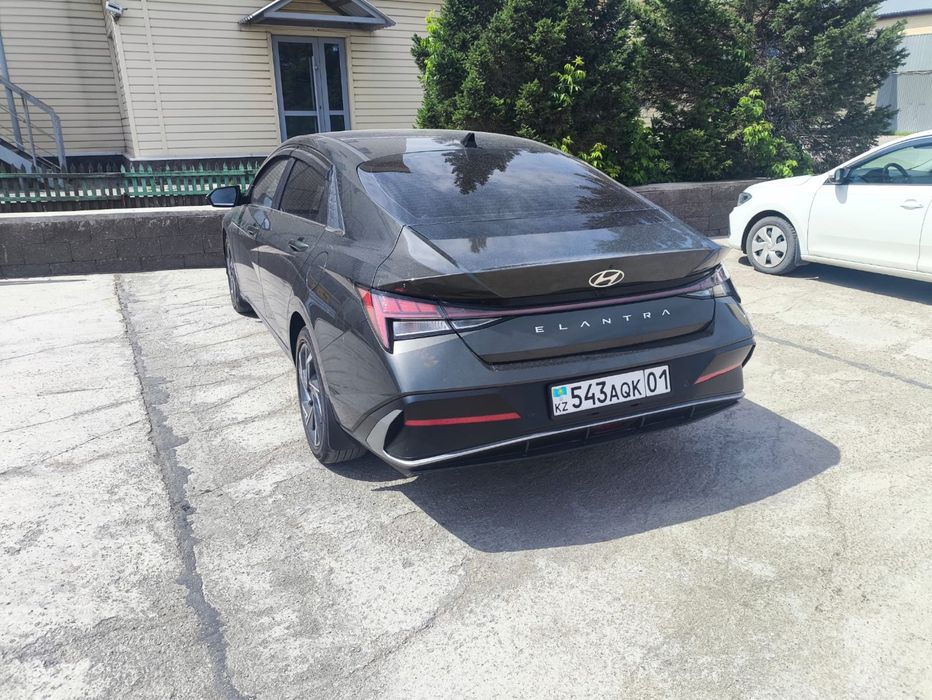 Hyundai Elantra 2023