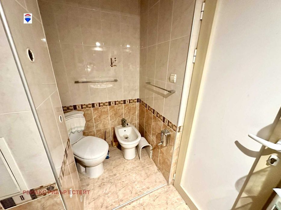 Продава се Тристаен апартамент в Русе, Център - 80 кв.м за 1058 €/кв.м - Снимка #8