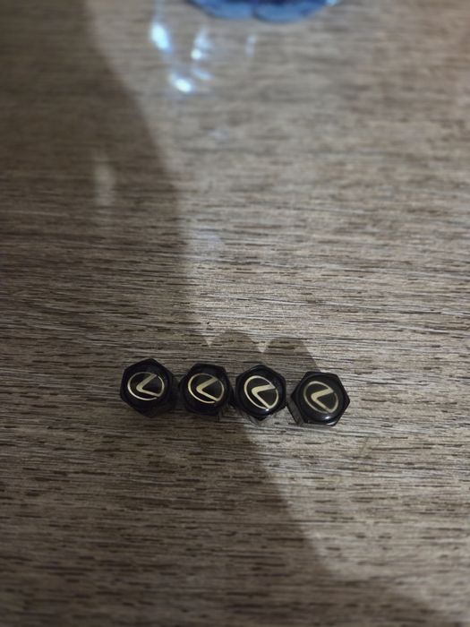 Продавам капачки за джанти капачките са използвани но в добро състояни