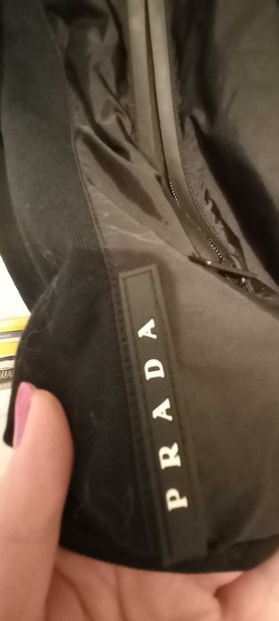 Jacheta sport Prada cu gluga mas S culoare Neagra