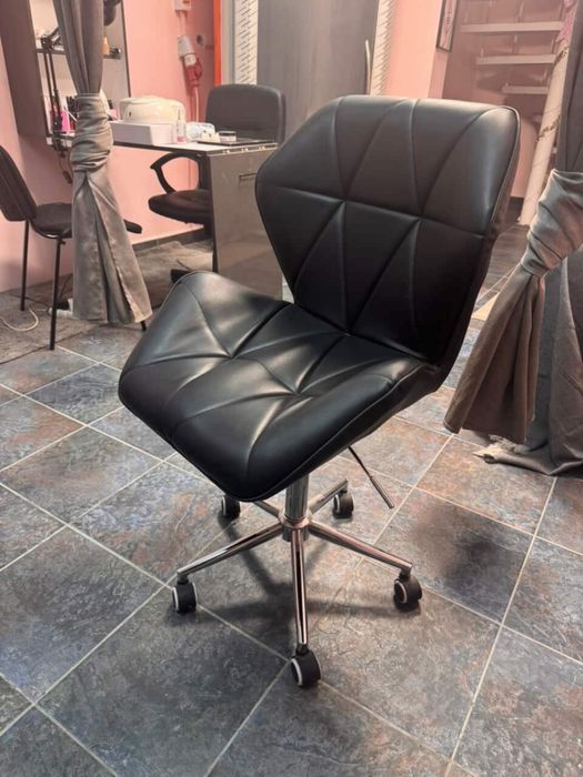 Козметичен стол ( ЧИСТО НОВ )