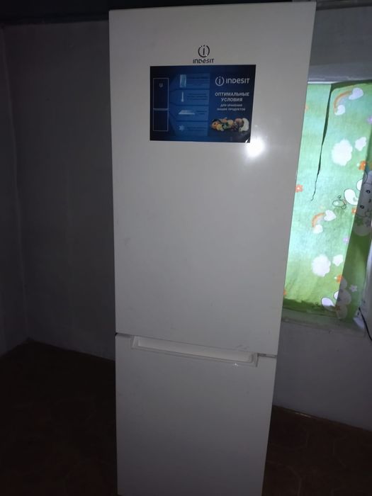 Холодильник бу продам