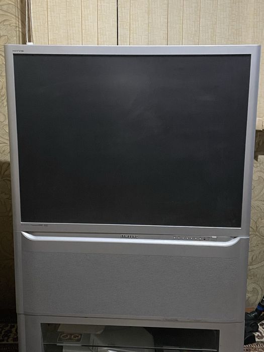 Телевизор Самсунг кинотеатр