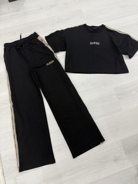 Комплект Guess.