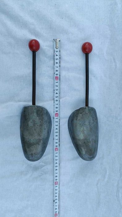 Sanuri articulate de pantofi din fier