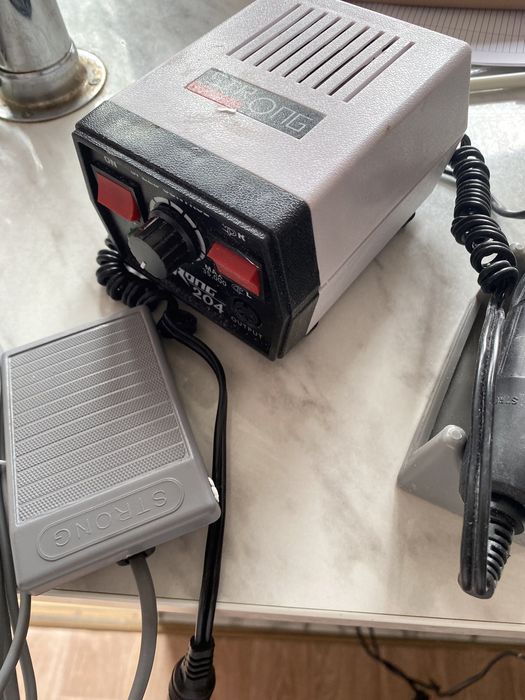 Лампа , аппарат для маникюра