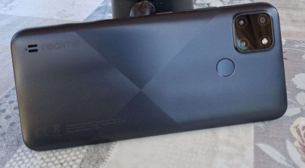 Realme c 21-Y, 4GB RAM , използван, със стъклен протектор , гръб и зарядно