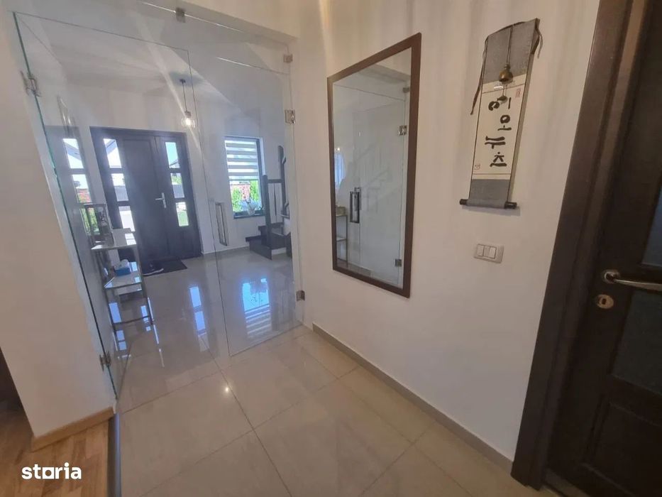 Casă P+E+M zona Moara de vânzare