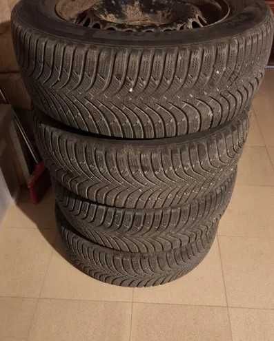 4 бр зимни гуми Hankook 195/60/15перфектни с джанти ситроен пежо,форд