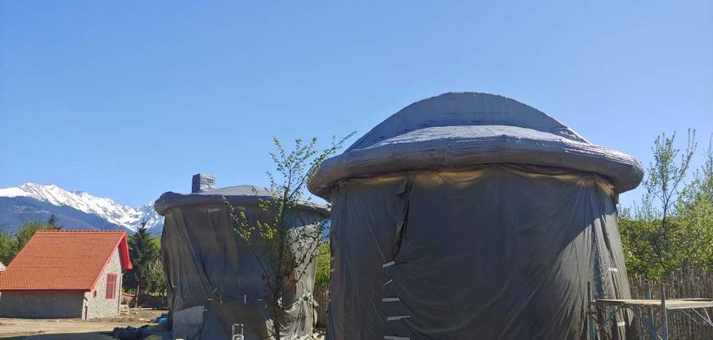 Izolatie cu spuma poliuretanica si poliurea