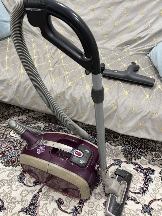 продается пылесос philips