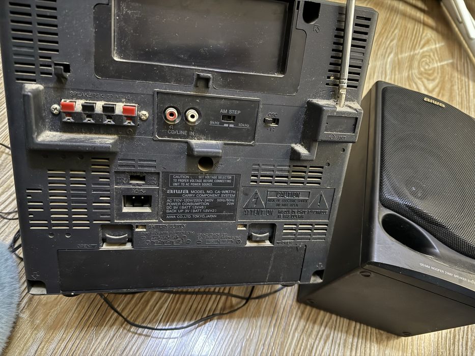 Продается магнитофон AIWA.
