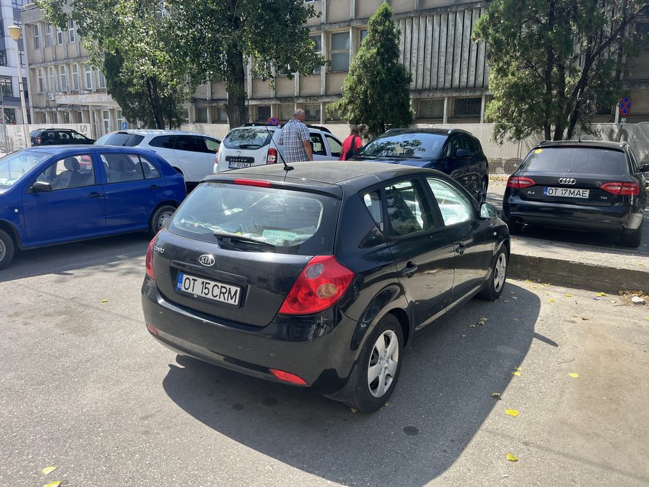 Kia Ceed 2008 – 1.6 – 3000 € negociabil