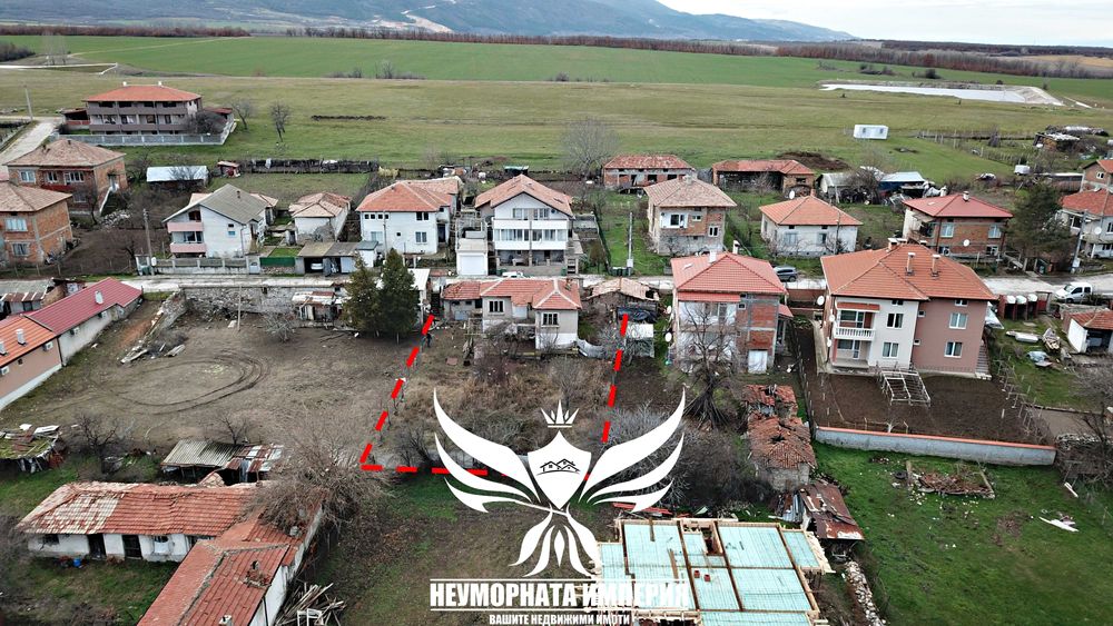 Продавам Двуетажна къща с постройки 155РЗП с 662кв. в двор село Стоево