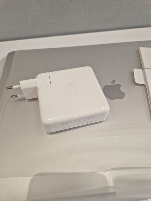 MacBook Pro  16-inch