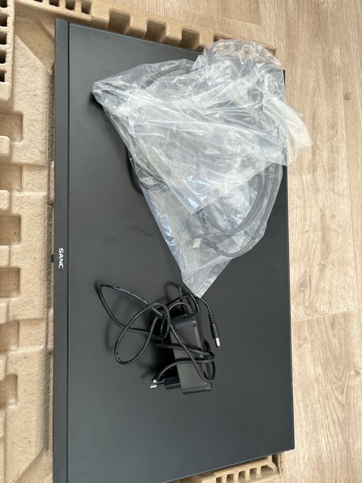 Монитор для игр,работы,задачи