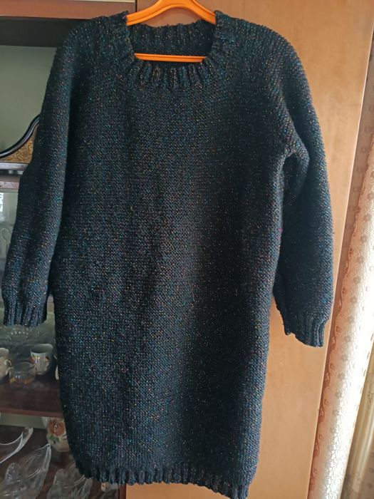 Платье ручного вязания