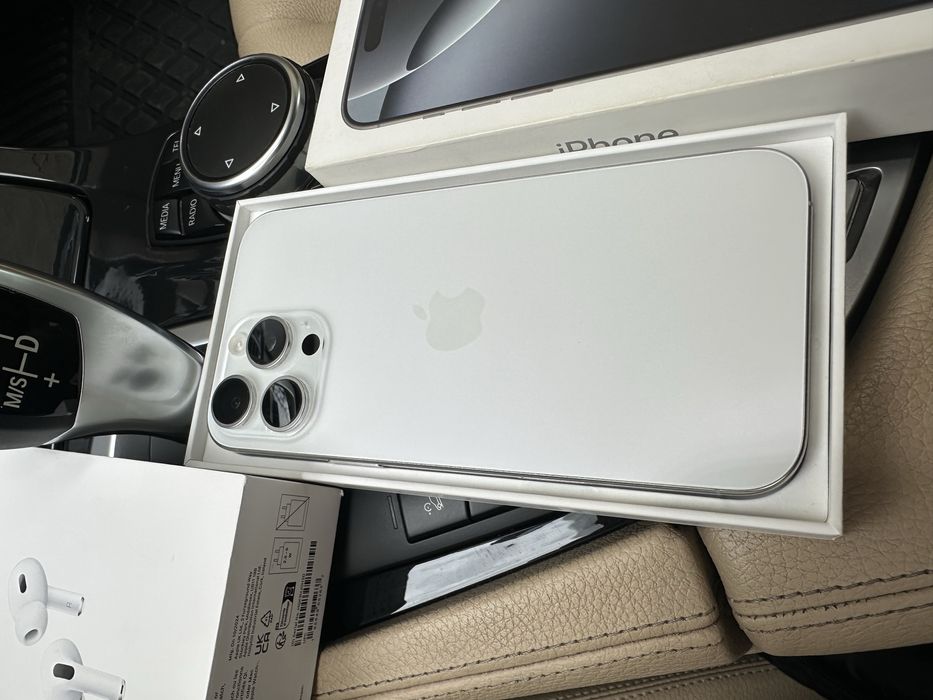 Vand/Schimb Iphone 16 Pro max 256gb impecabil