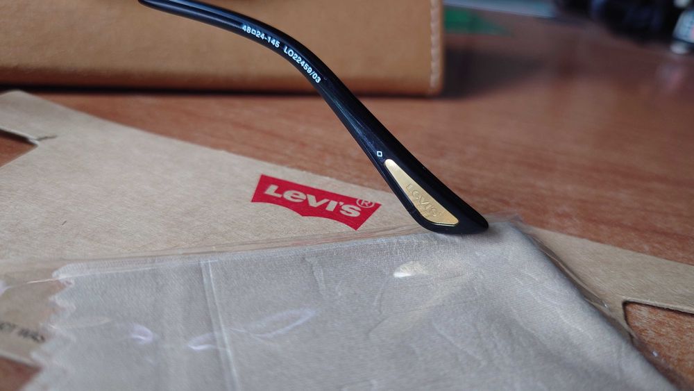 Очки Levi's Sunglasses униceкс Tortoise зелёное стекло G15