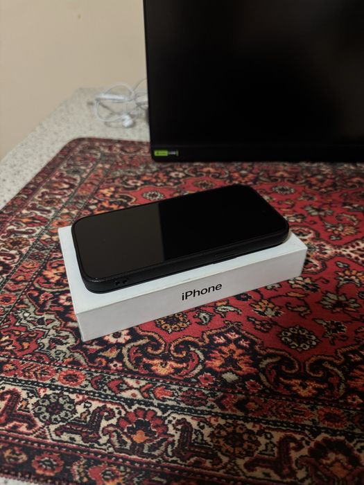 Продам iphone 15 128 gb black