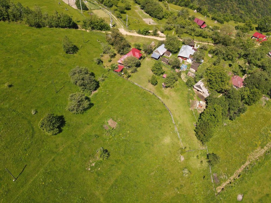 2 Case + teren 500 mp, C.F. in Muntele Rece, 22000 euro - negociabil