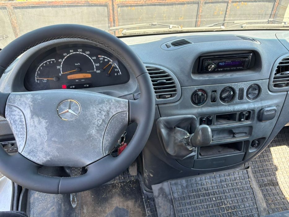 Mercedes Sprinter Baculabil pe cutie.