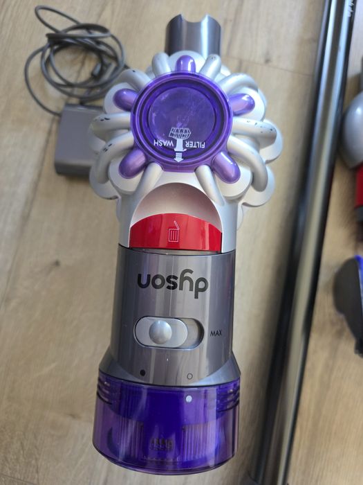 Aspirator vertical Dyson V8 Absolute