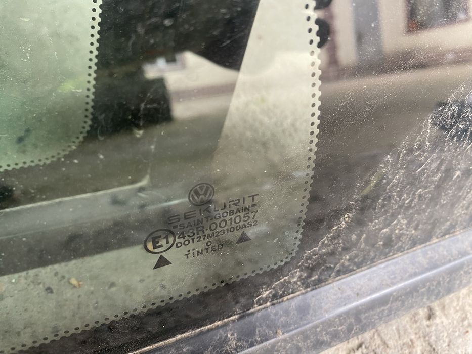 Заднее стекло пассат Б3