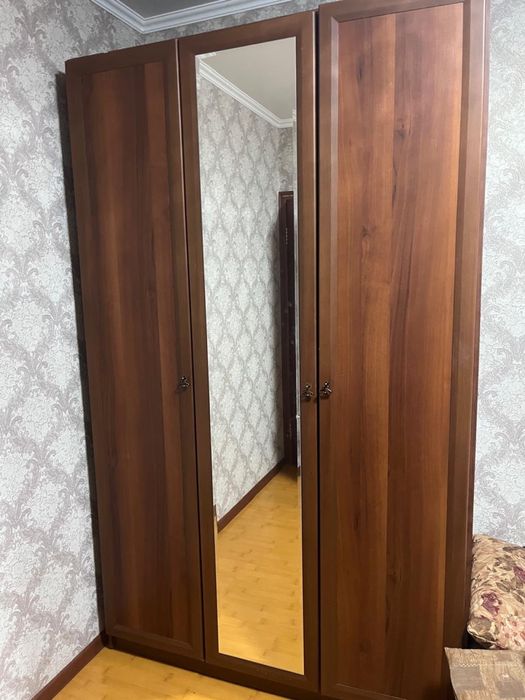 Продается Телевизор и шкаф