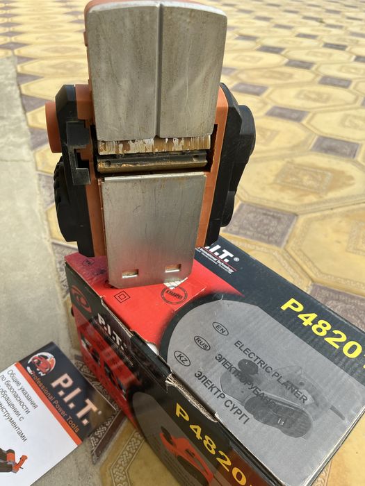 Продается электрорубанок новый