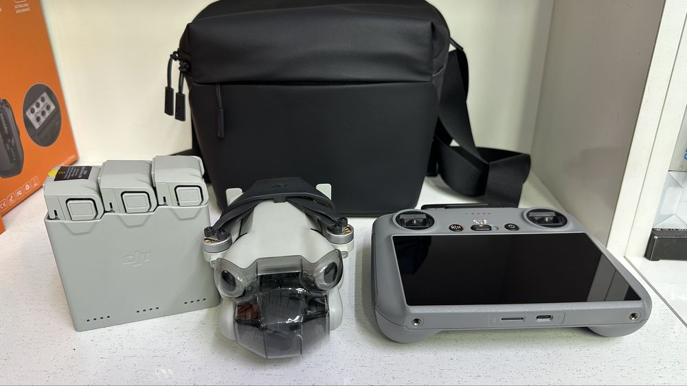 Квадрокоптер Дрон DJI Mini 4 Pro Combo RS 2