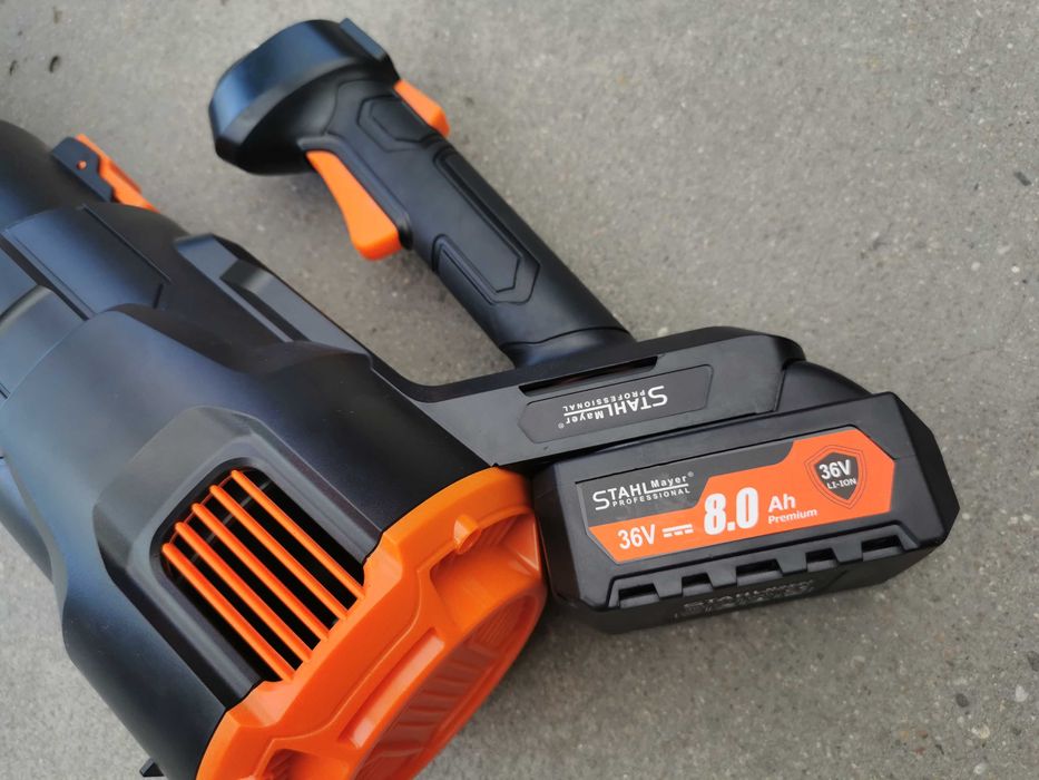 Акумулаторна духалка за листа 2 батерии х  36V/8Ah