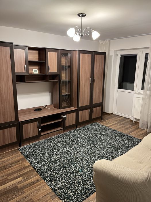 Inchiriez apartament 3 camere Alexandria