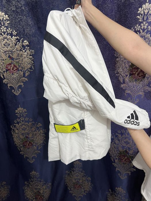 Продаётся легкий ветровка