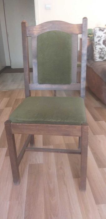 Столове 8 бр. -трапезария масив -бук - 60 лв / 1 бр.