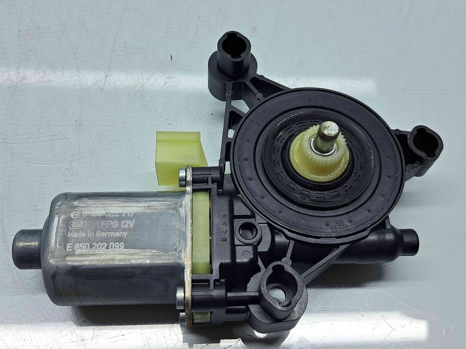 Motoras geam stanga fata Skoda Octavia 3 Combi (5E5) [Fabr 2012-prezen